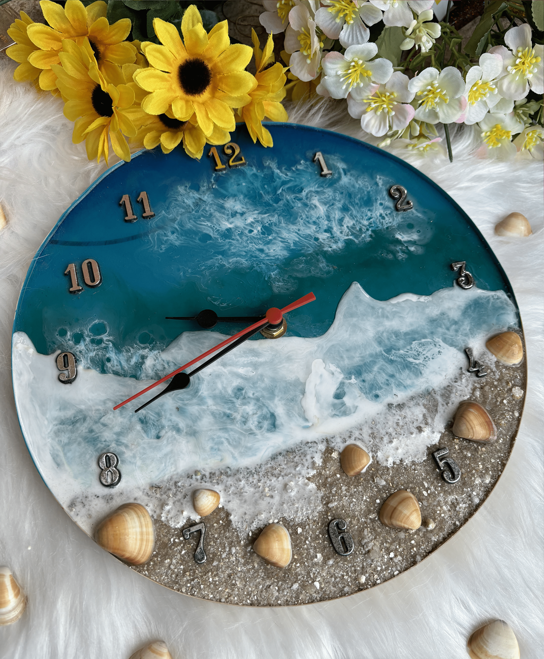 Reloj decorado con resina